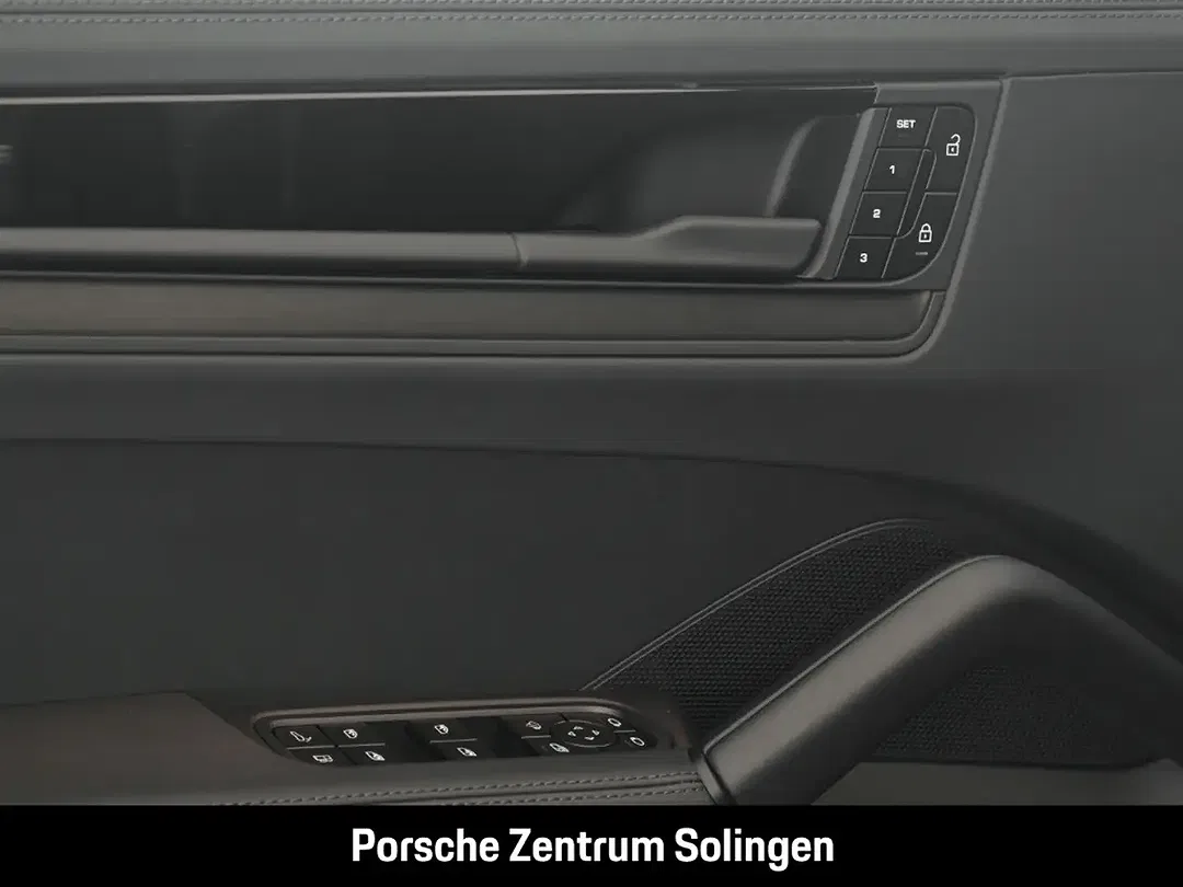 Porsche Cayenne - Thumbnail 13
