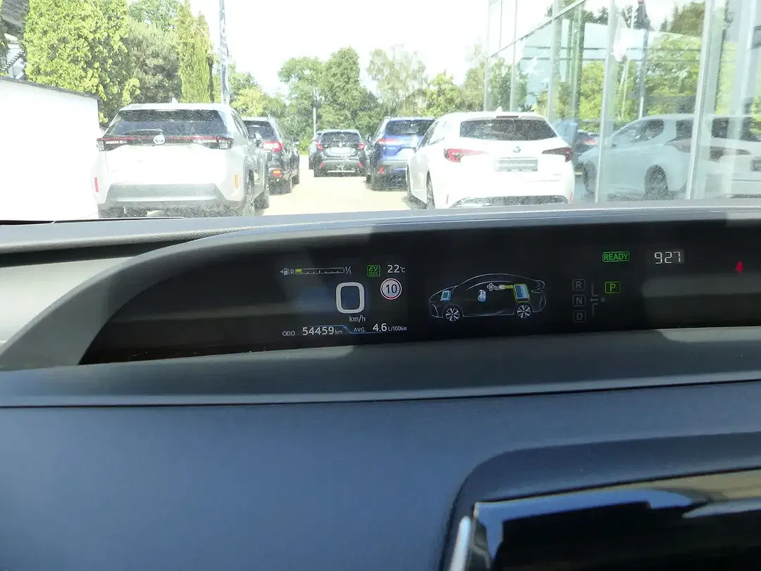 Toyota Prius - Thumbnail 14