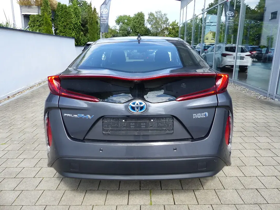 Toyota Prius - Thumbnail 4