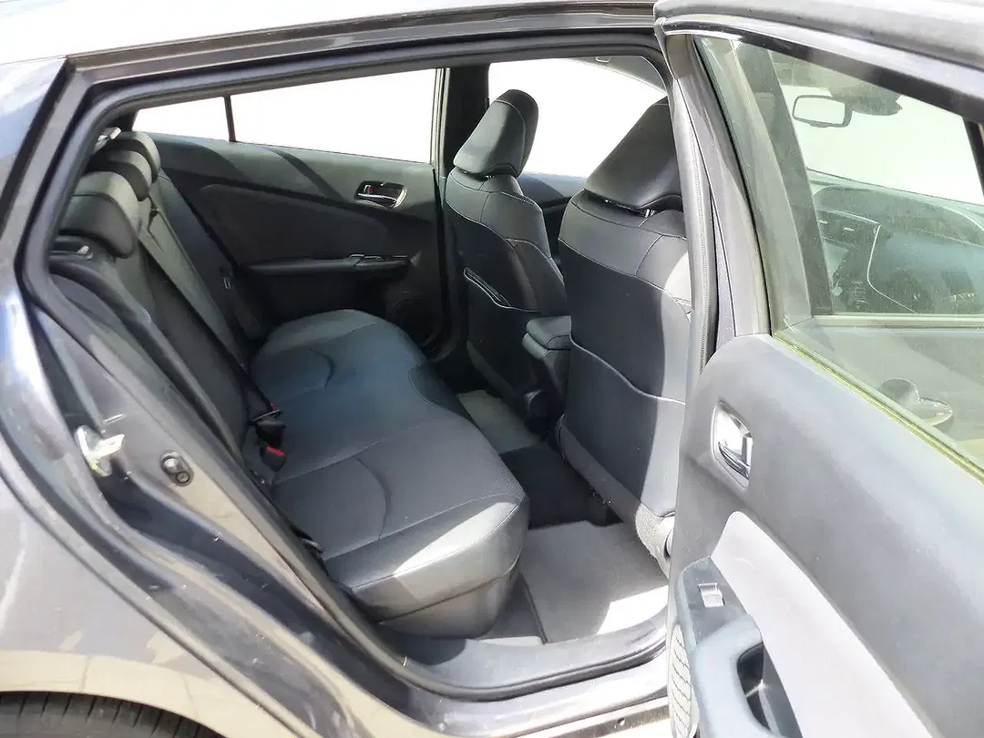 Toyota Prius - Thumbnail 7
