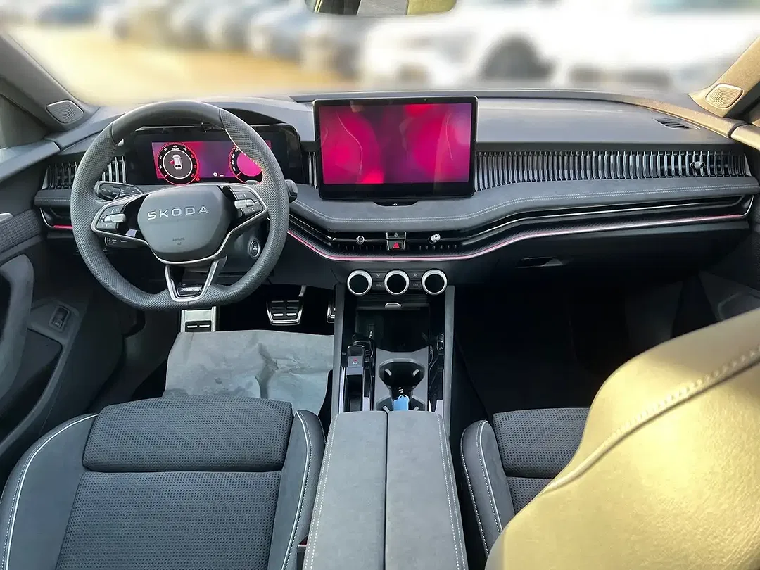 Skoda Superb - Thumbnail 8