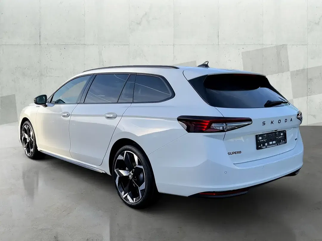 Skoda Superb - Thumbnail 3