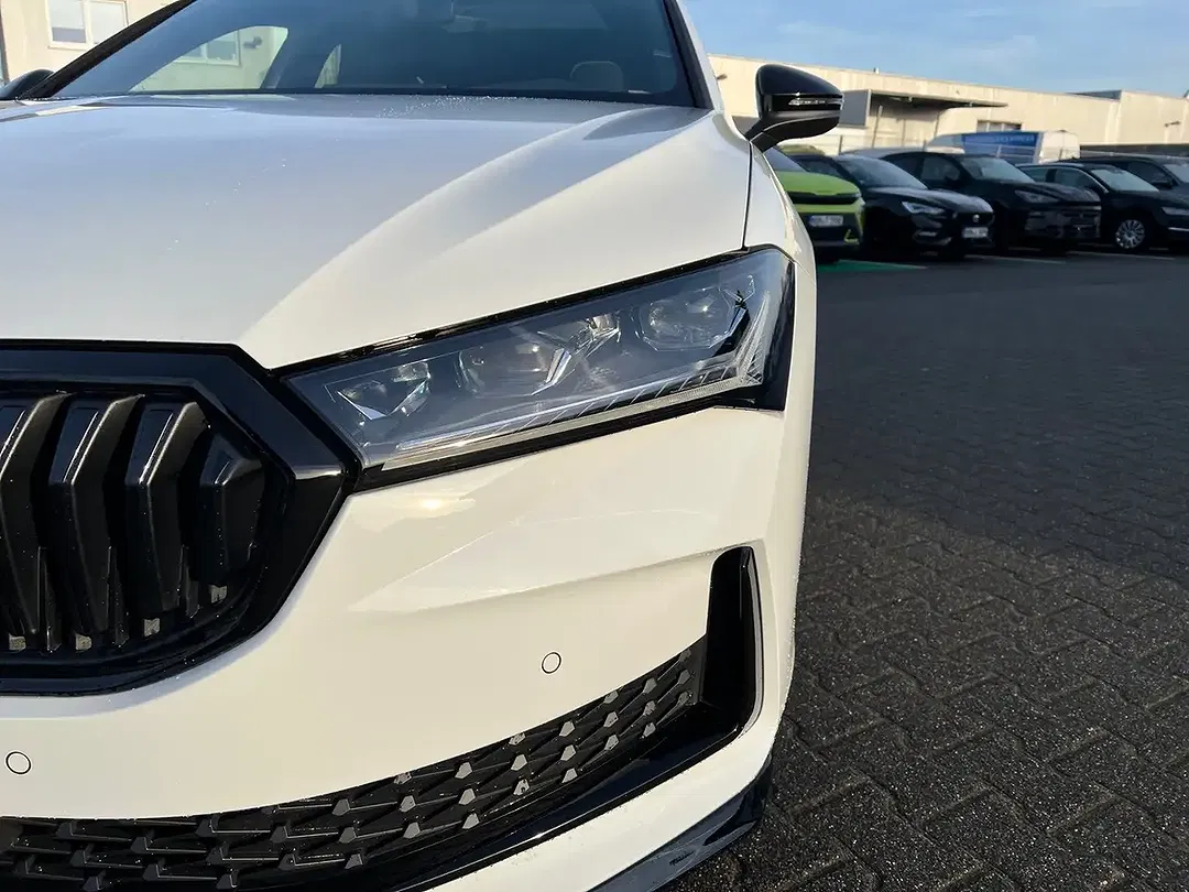 Skoda Superb - Thumbnail 4