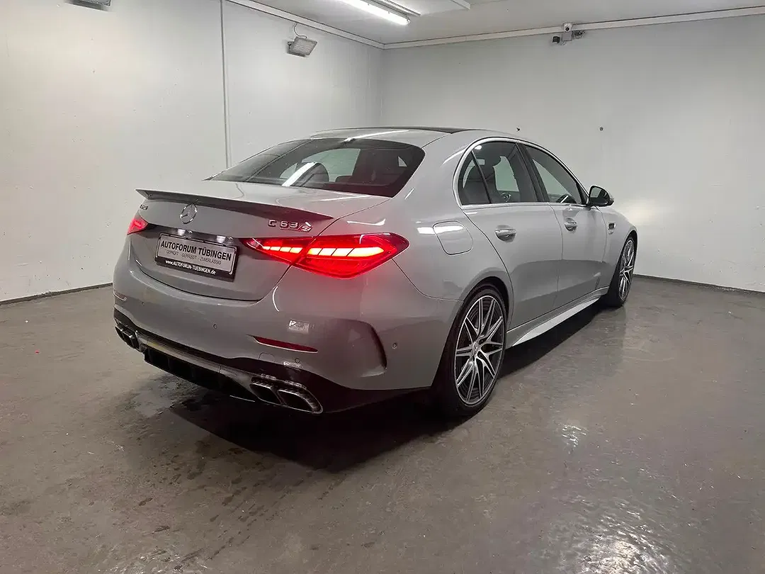Mercedes-Benz C 63 AMG - Thumbnail 7