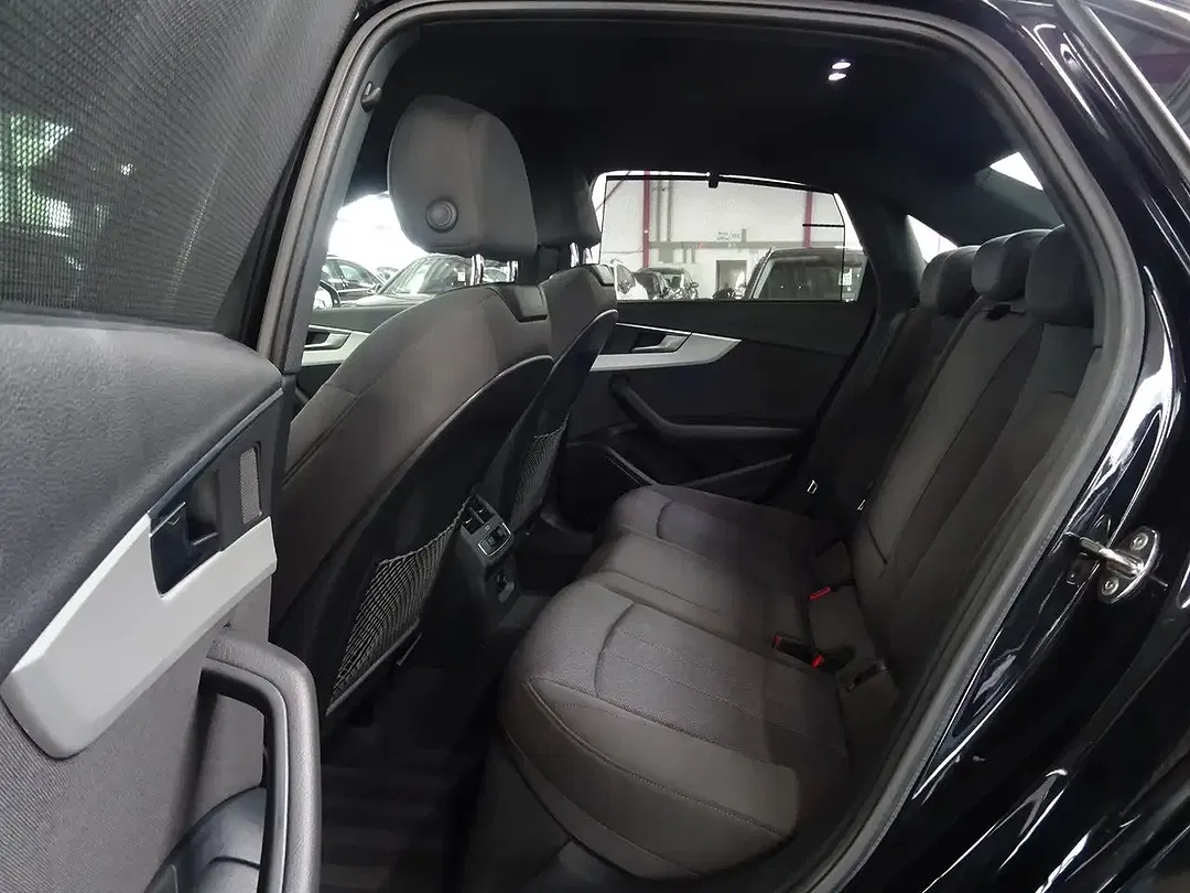 Audi A4 - Thumbnail 11