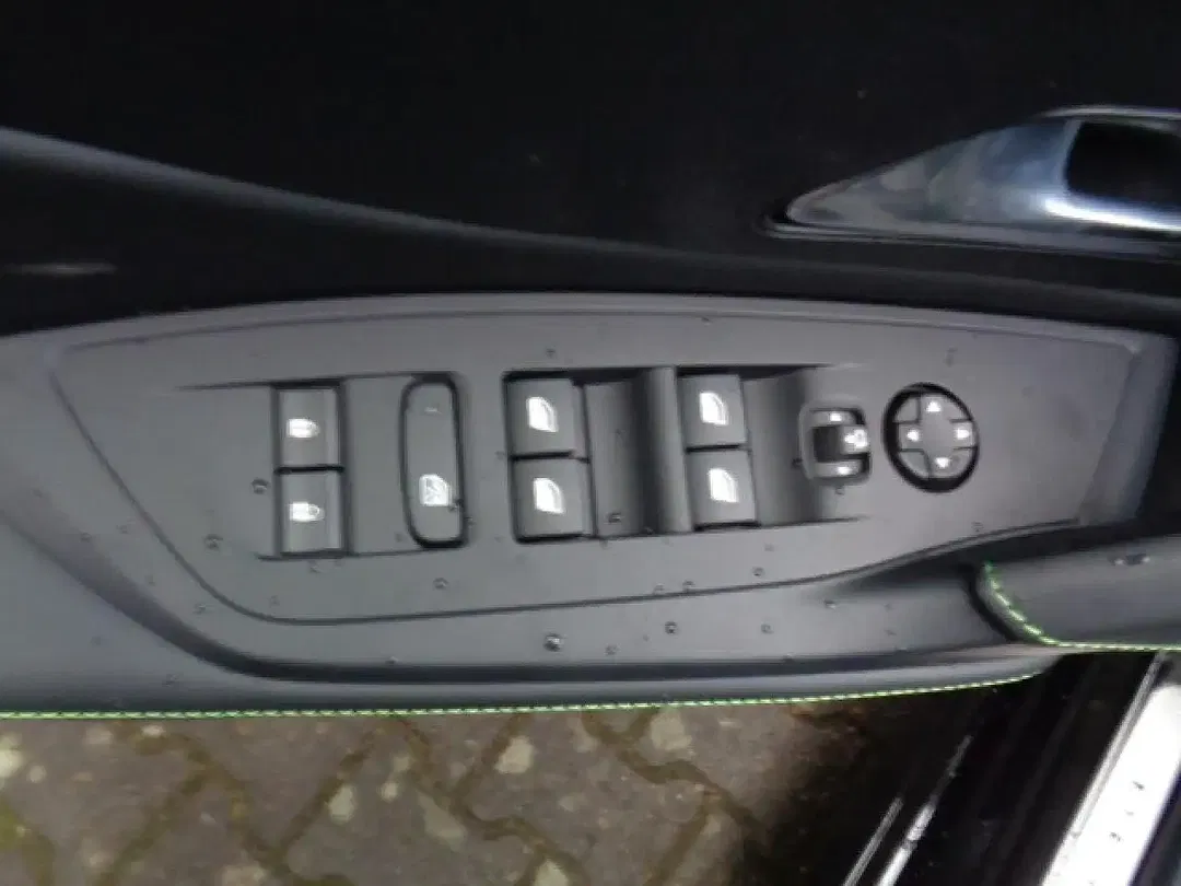 Peugeot 308 - Thumbnail 15