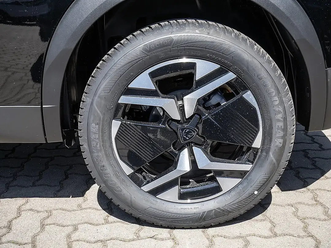 Peugeot 2008 - Thumbnail 8