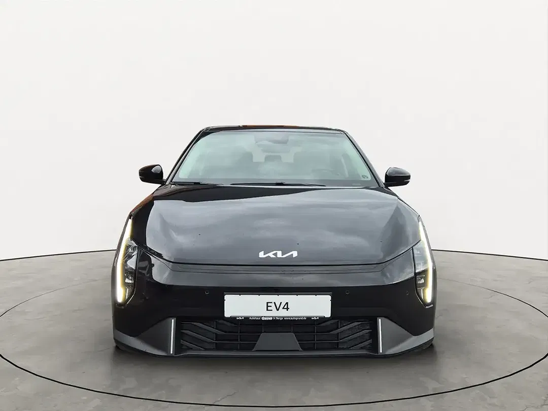 Kia EV4 - Thumbnail 2