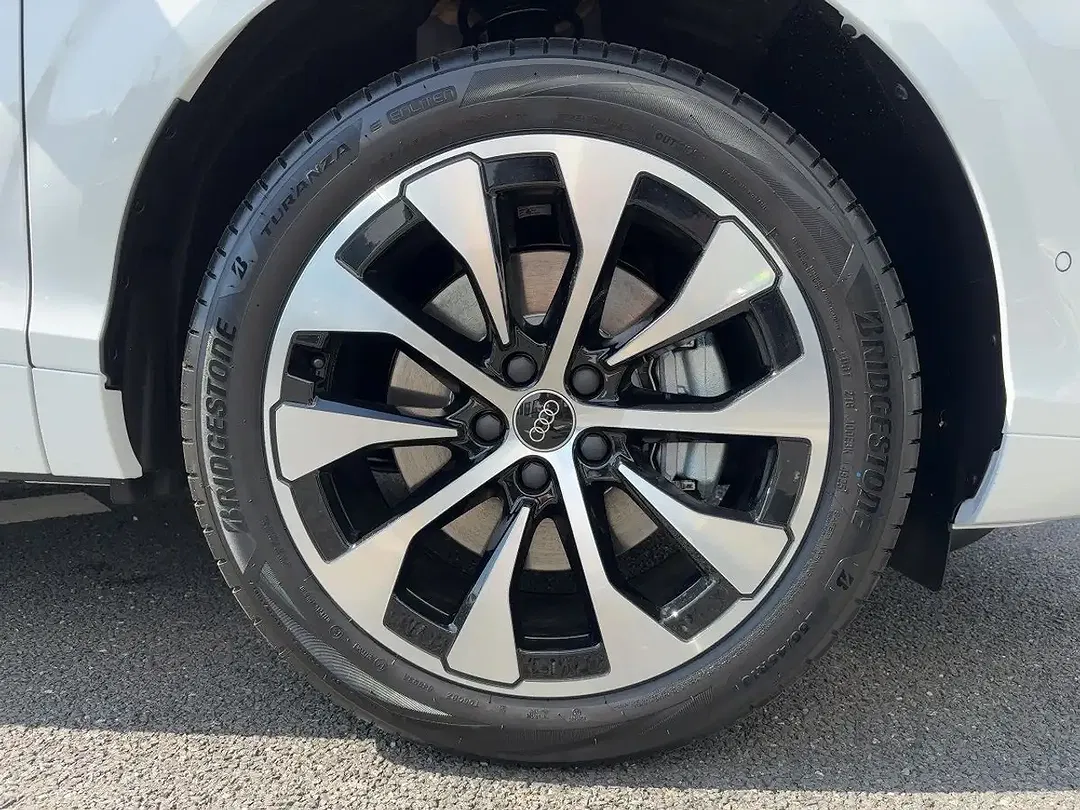 Audi Q3 - Thumbnail 10