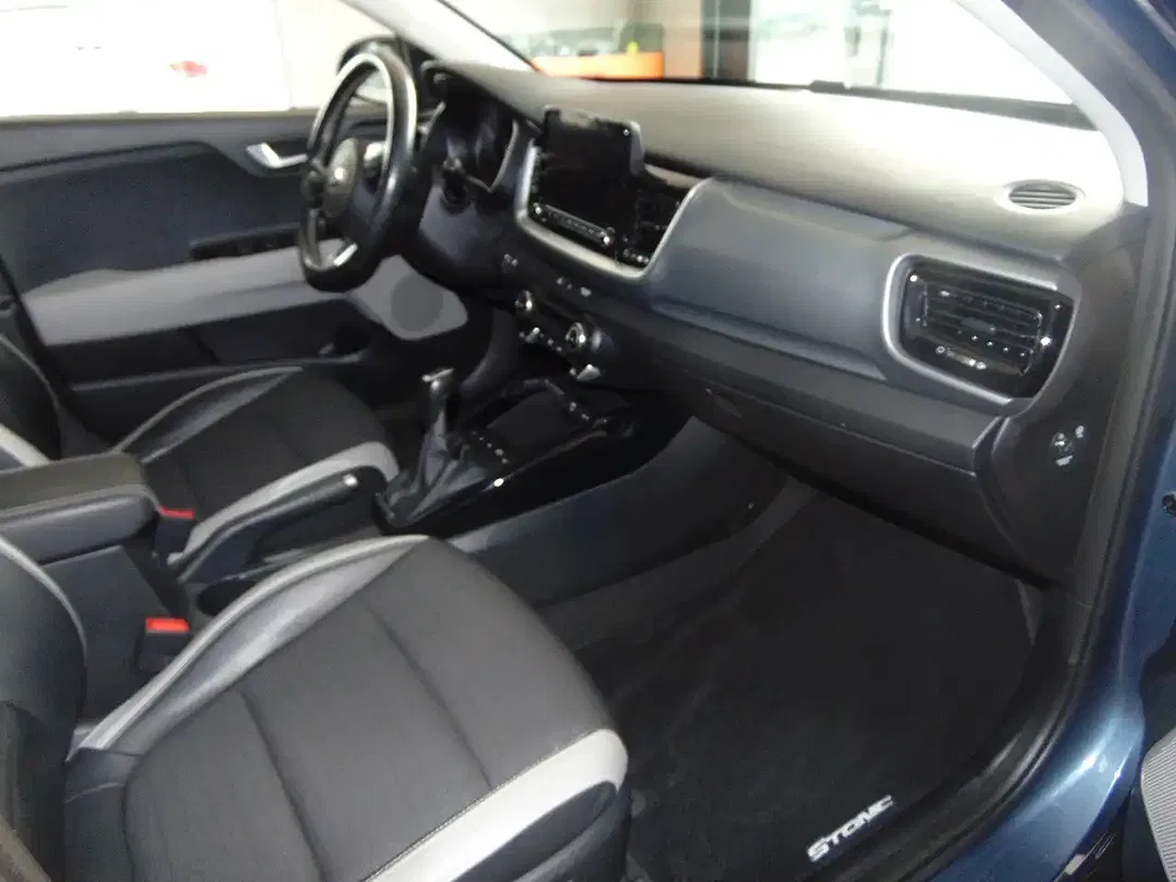Kia Stonic - Thumbnail 13