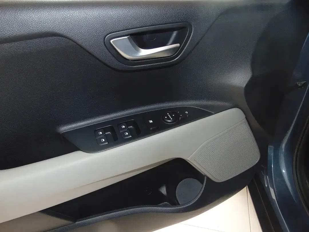 Kia Stonic - Thumbnail 9