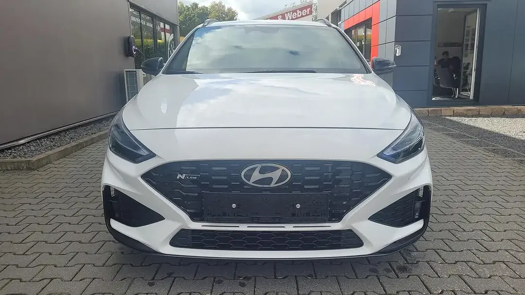 Hyundai i30 - Thumbnail 2