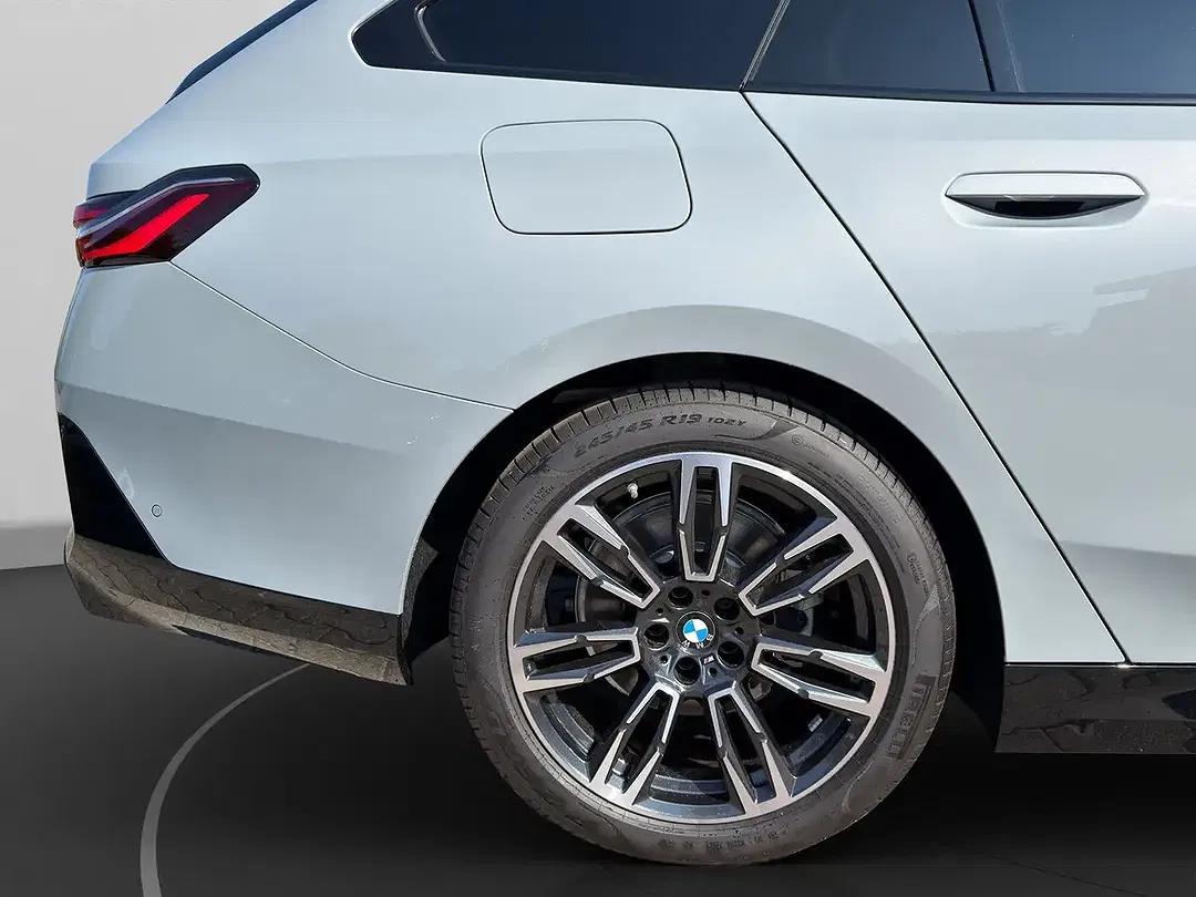 BMW 520 - Thumbnail 10