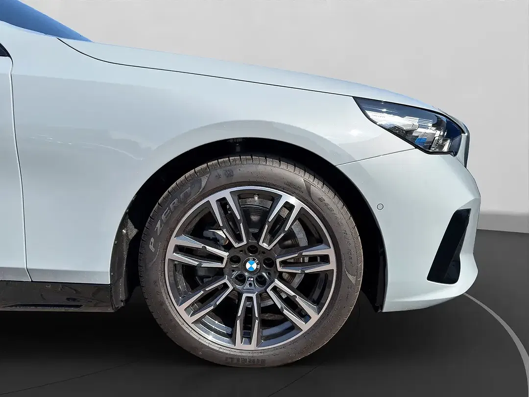 BMW 520 - Thumbnail 11
