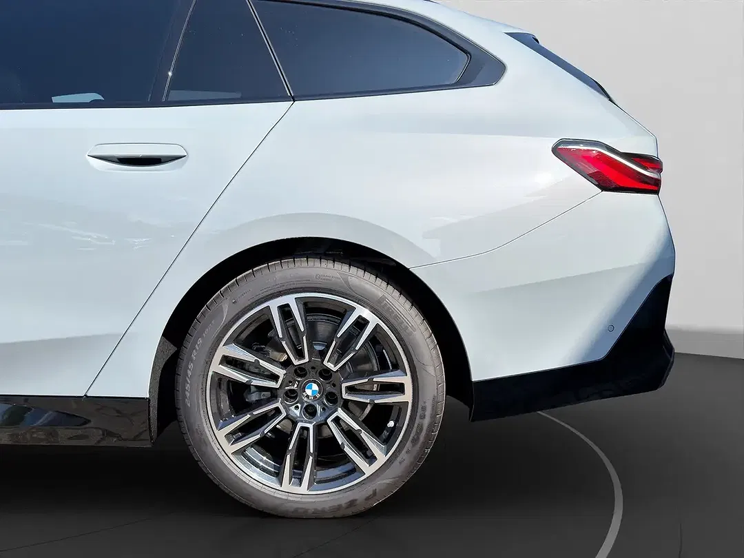 BMW 520 - Thumbnail 12