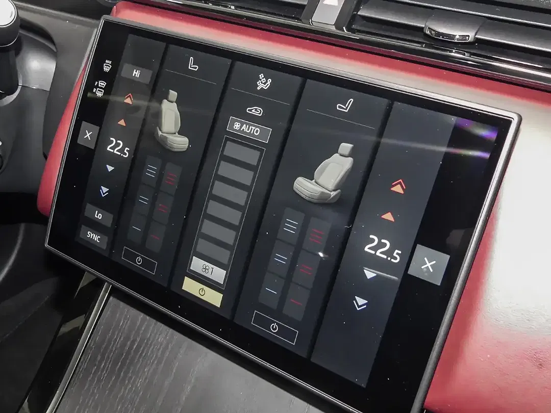 Land Rover Range Rover Velar - Thumbnail 12