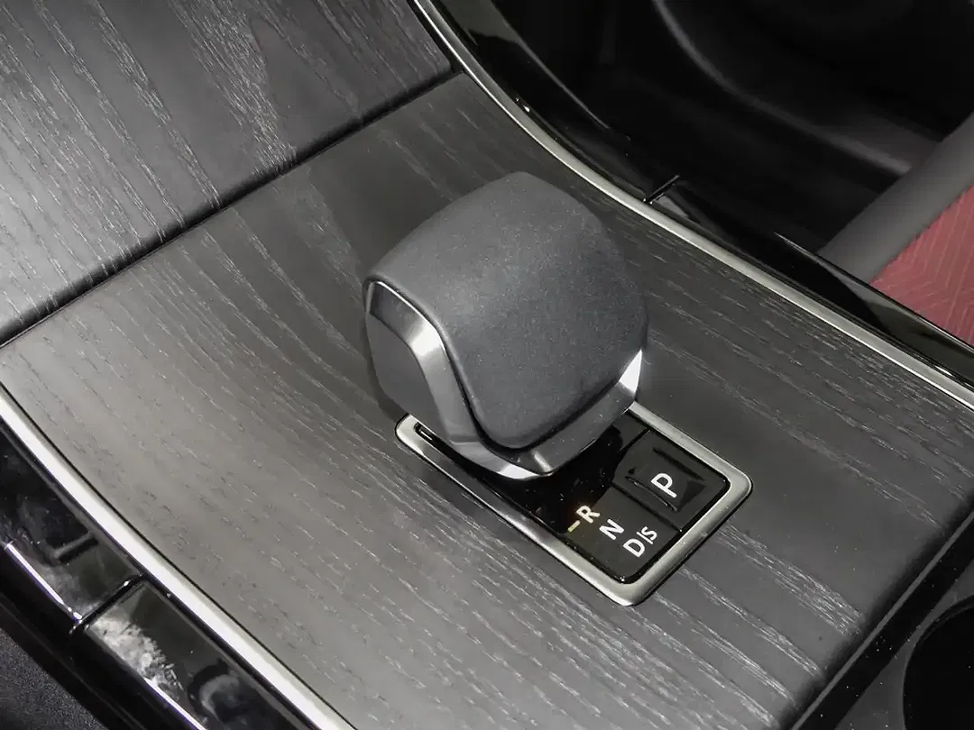 Land Rover Range Rover Velar - Thumbnail 14