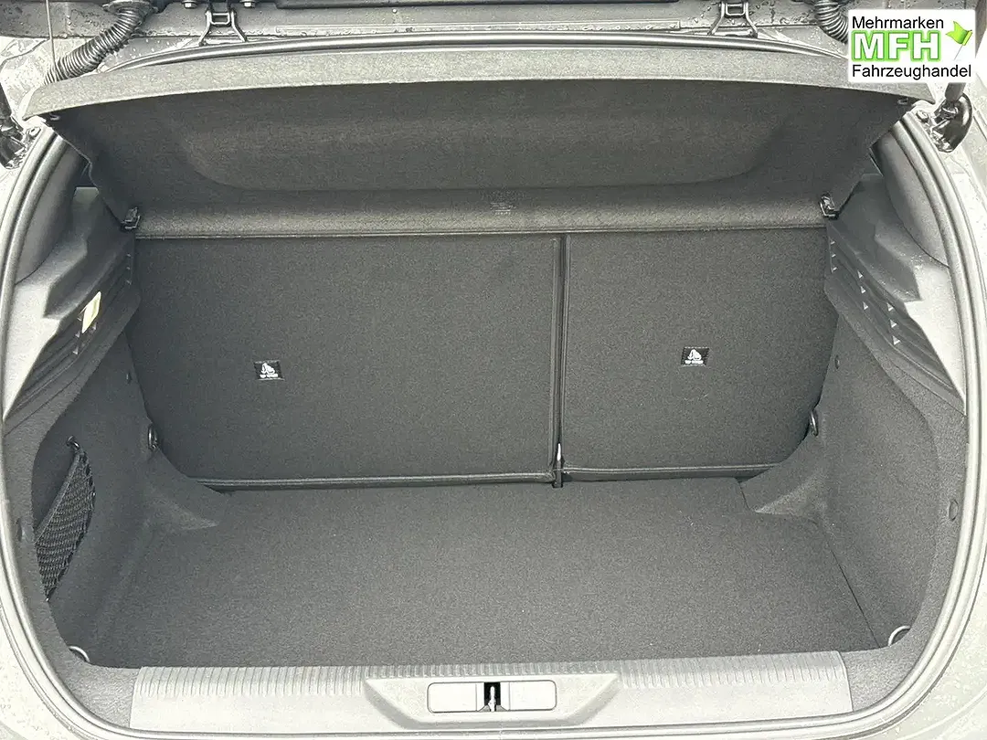 Peugeot 308 - Thumbnail 11