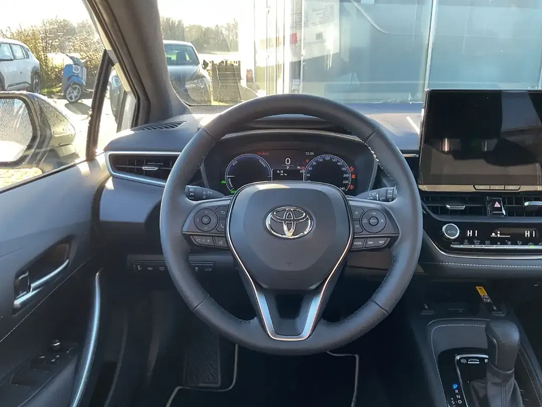 Toyota Corolla - Thumbnail 13