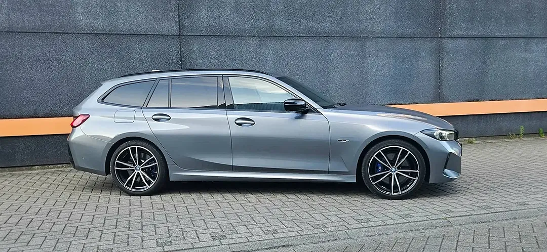 BMW 330 - Thumbnail 5