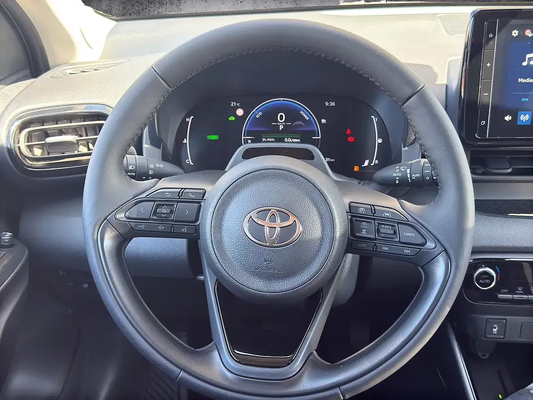 Toyota Yaris - Thumbnail 10