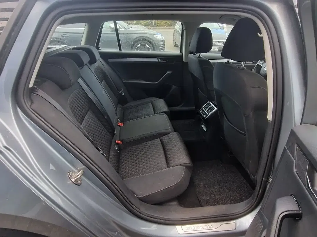 Skoda Superb - Thumbnail 11