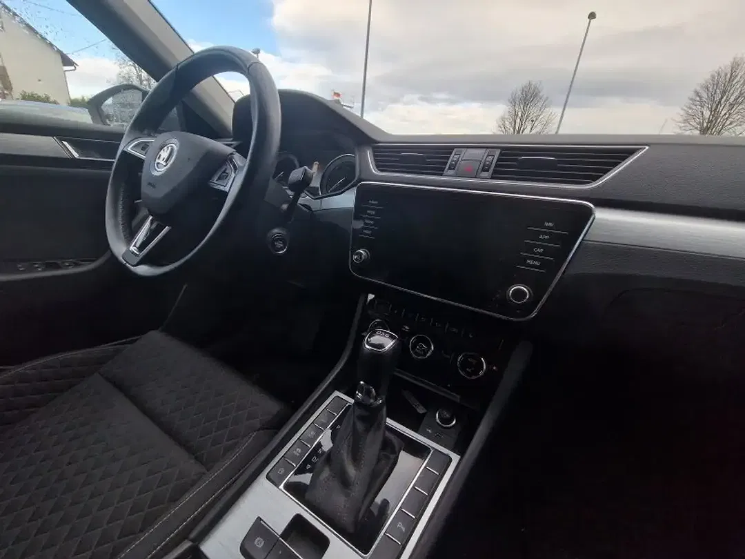Skoda Superb - Thumbnail 14