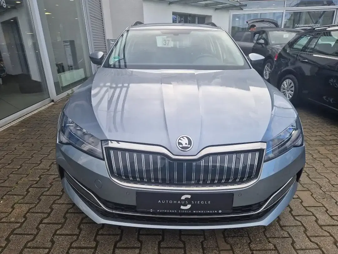 Skoda Superb - Thumbnail 2