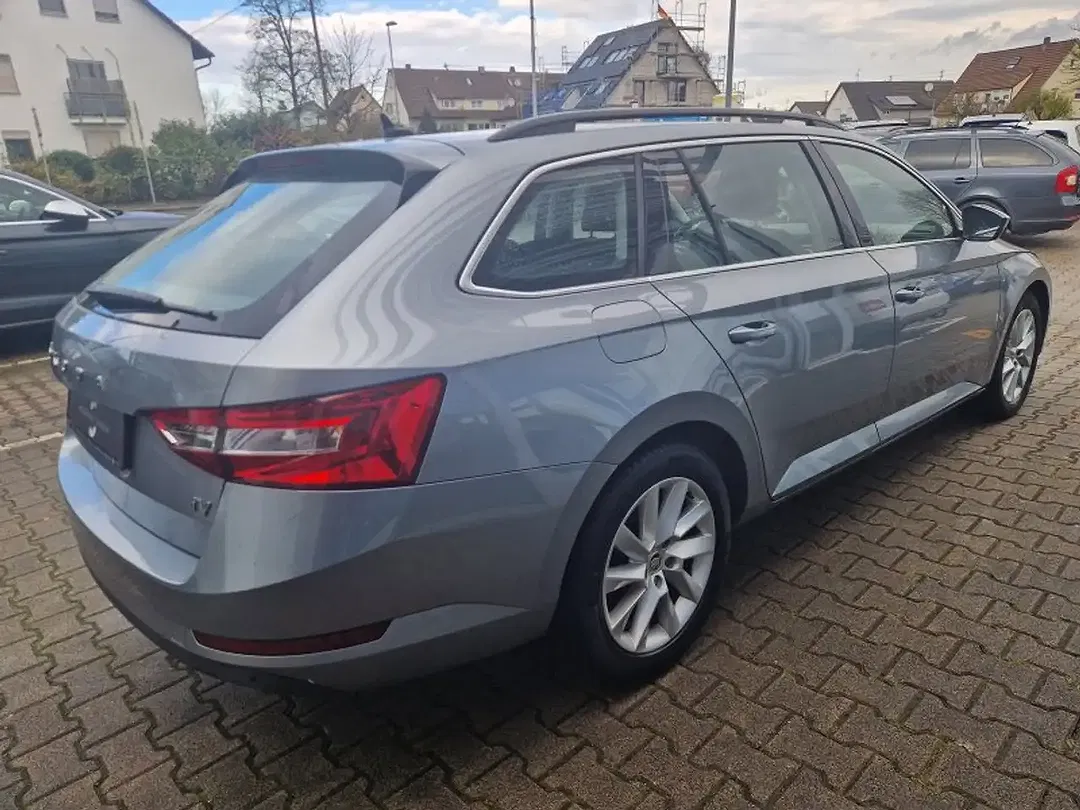 Skoda Superb - Thumbnail 5