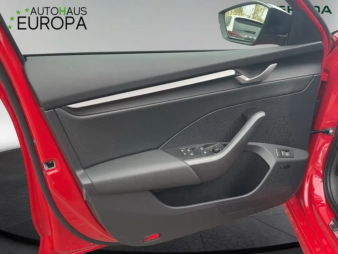 Skoda Octavia - Thumbnail 8