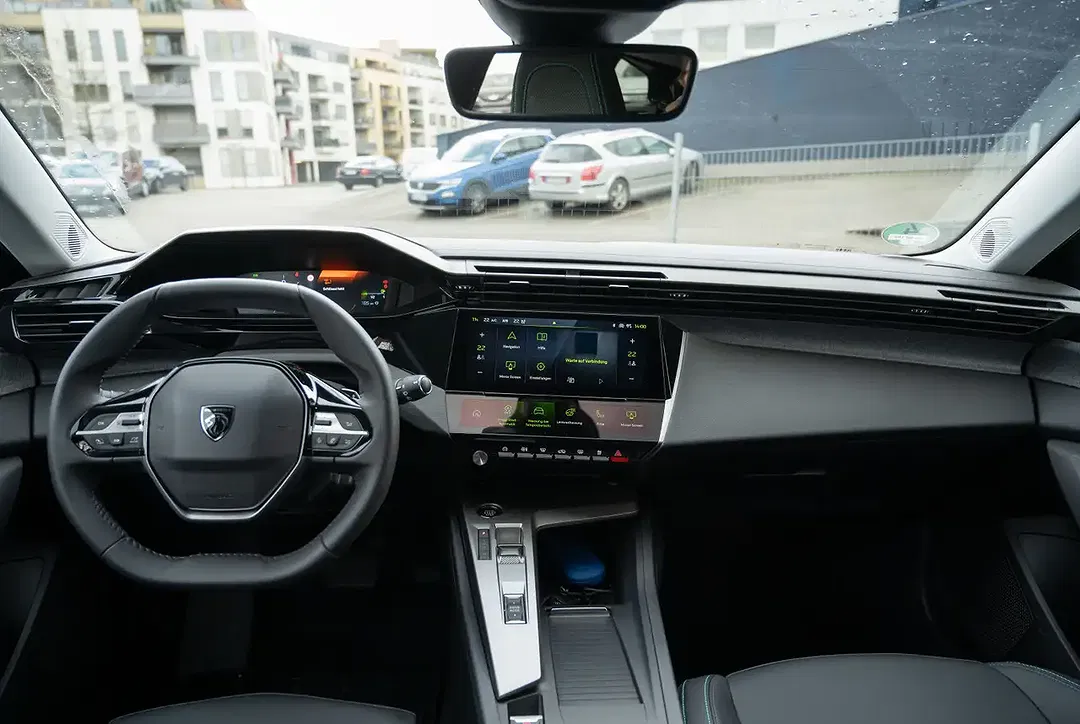 Peugeot 308 - Thumbnail 6