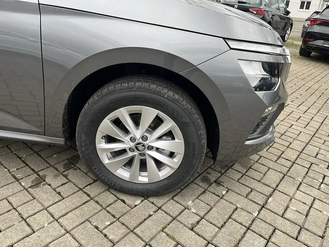 Skoda Kamiq - Thumbnail 5