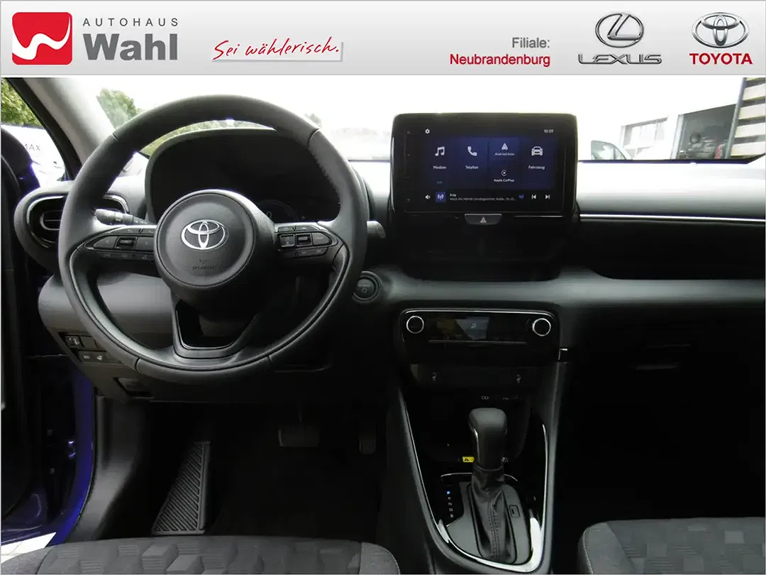 Toyota Yaris - Thumbnail 12