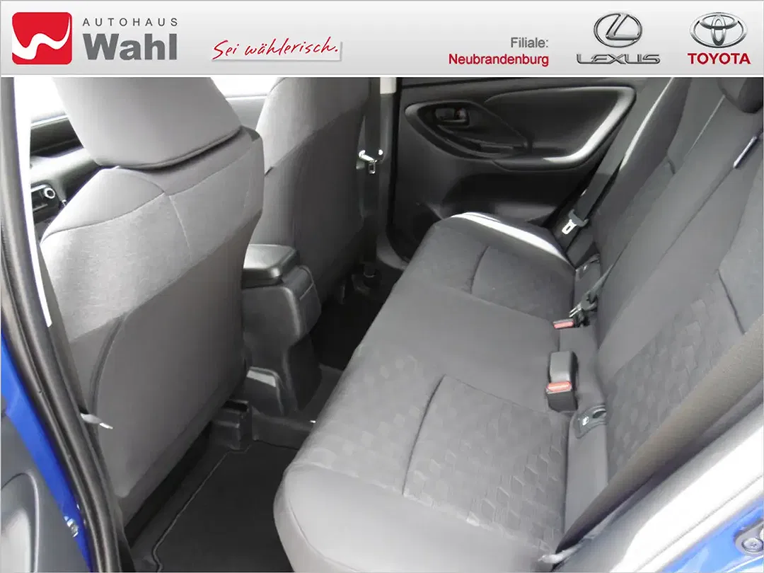 Toyota Yaris - Thumbnail 15