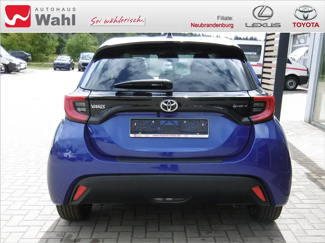 Toyota Yaris - Thumbnail 4