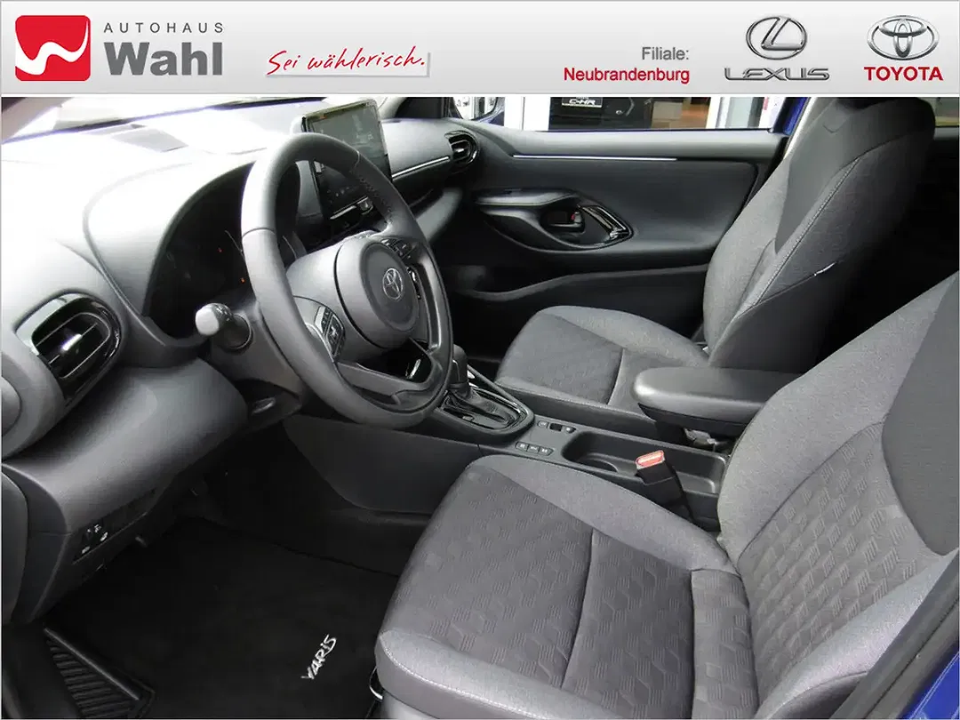 Toyota Yaris - Thumbnail 8