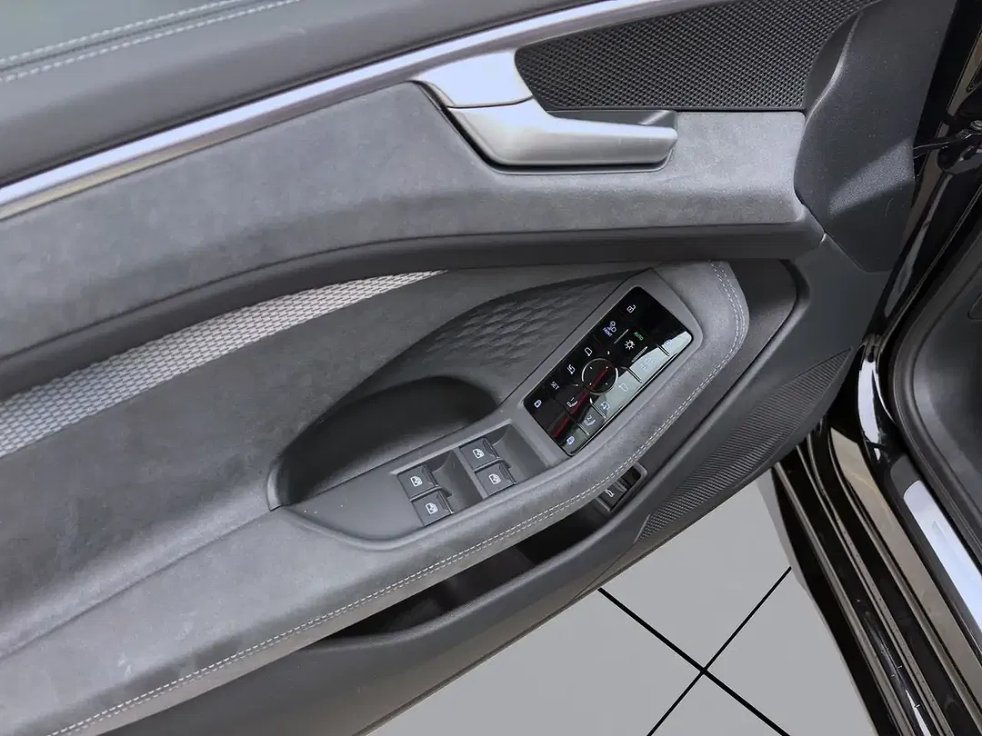 Audi A6 - Thumbnail 11