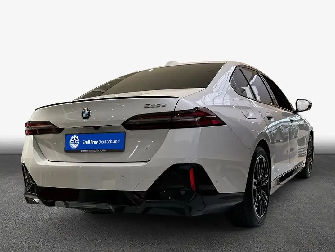 BMW 520 - Thumbnail 2
