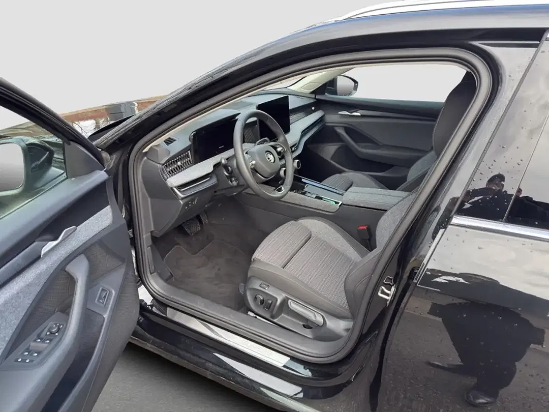 Skoda Superb - Thumbnail 12