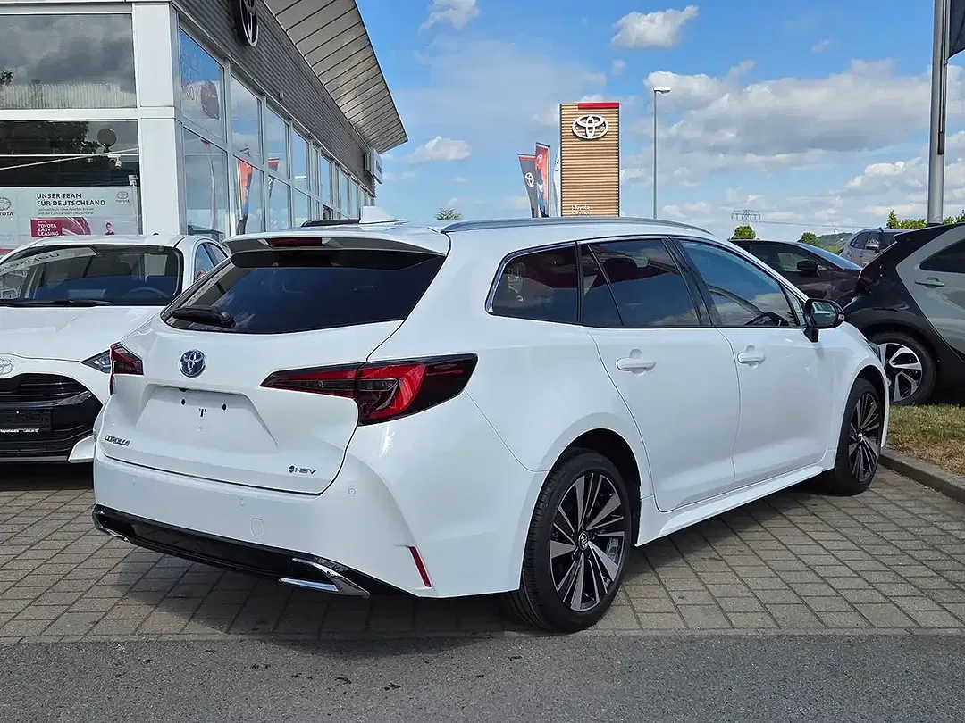 Toyota Corolla - Thumbnail 5