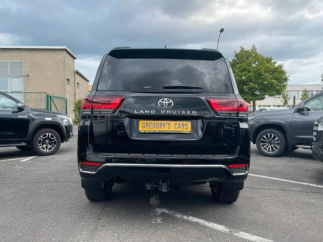 Toyota Land Cruiser - Thumbnail 6