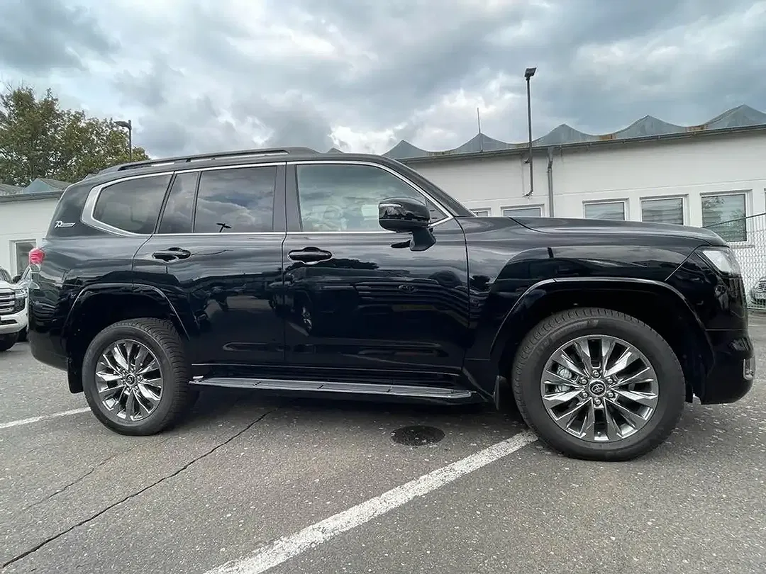 Toyota Land Cruiser - Thumbnail 8