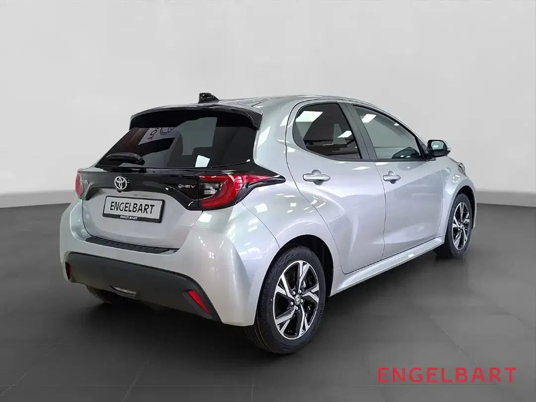 Toyota Yaris - Thumbnail 3