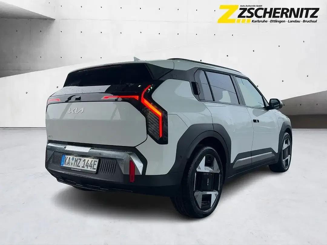 Kia EV3 - Thumbnail 4