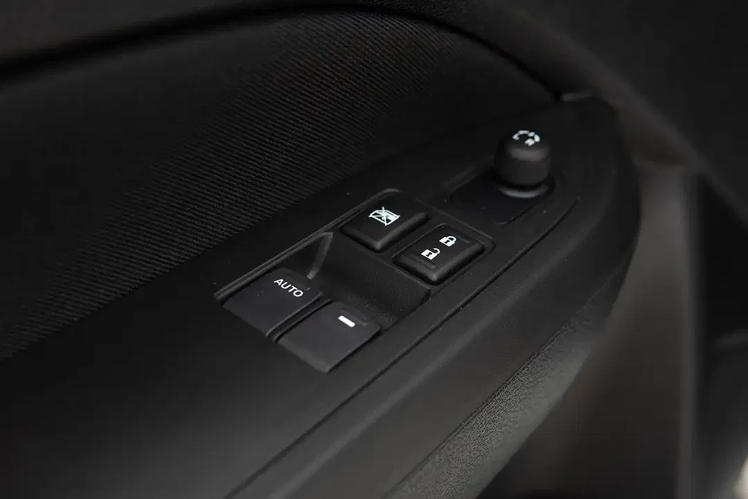 Suzuki Vitara - Thumbnail 10