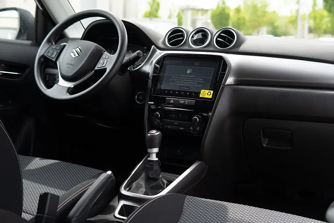 Suzuki Vitara - Thumbnail 8