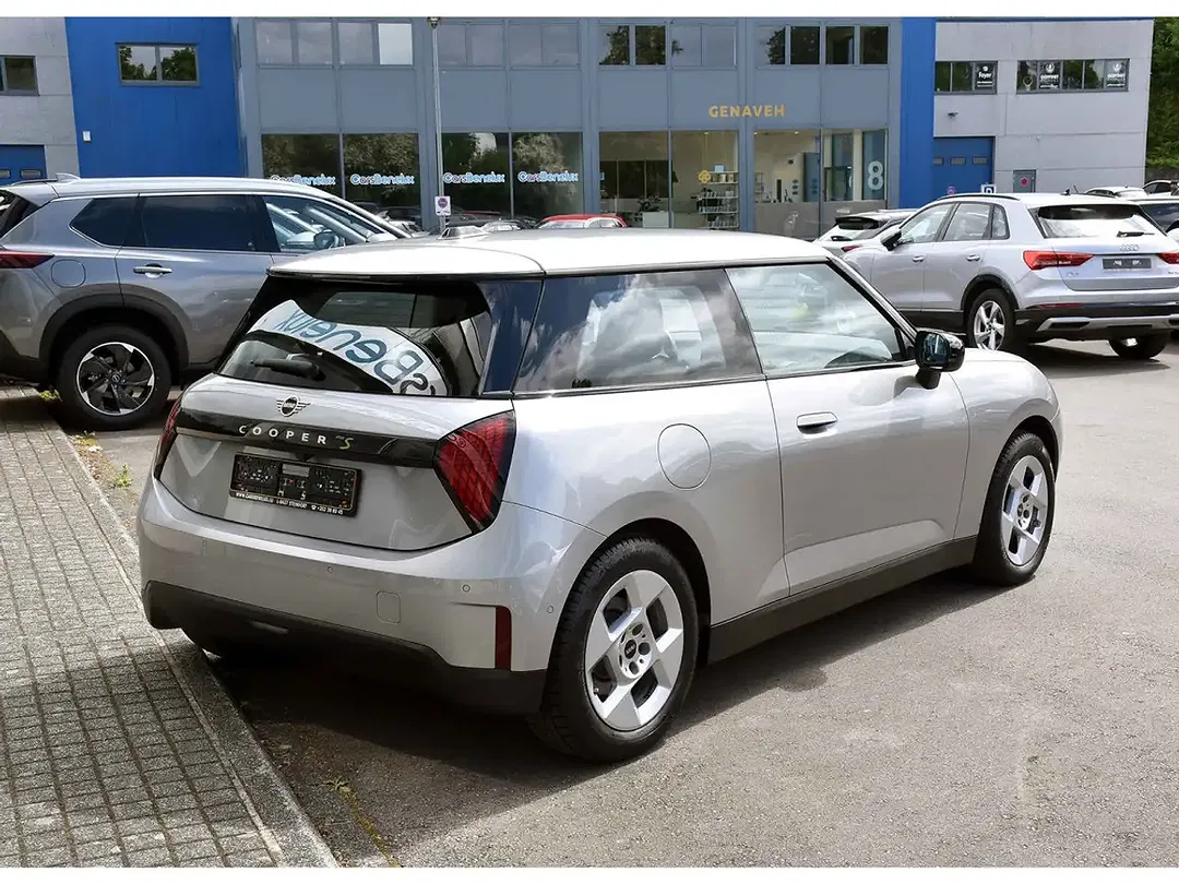 MINI Cooper SE - Thumbnail 4