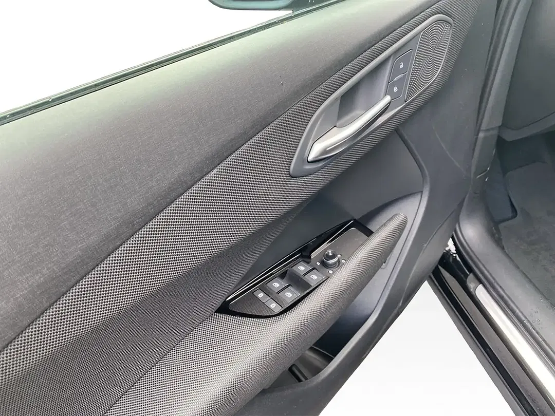 Audi Q3 - Thumbnail 11