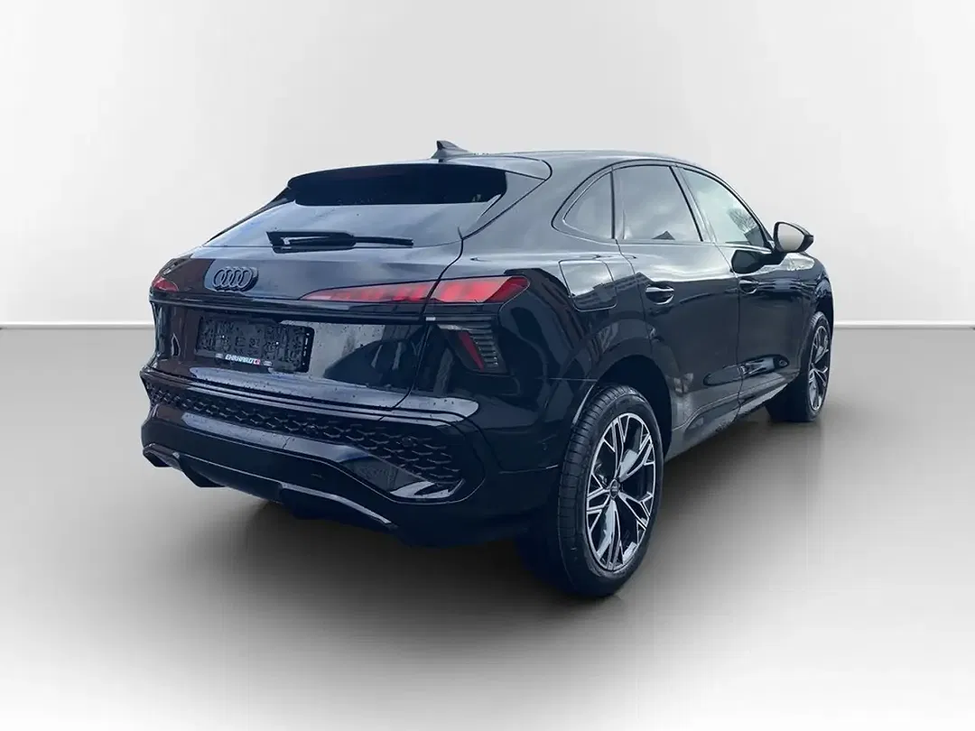 Audi Q3 - Thumbnail 4