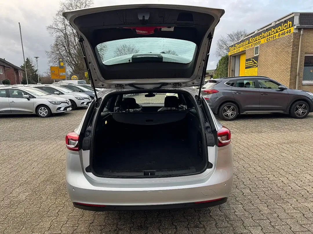 Opel Insignia - Thumbnail 9